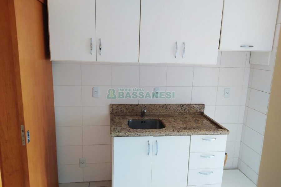 Apartamento com 72m², 2 dormitórios, 1 vaga, no bairro Lourdes em Caxias do Sul para Alugar