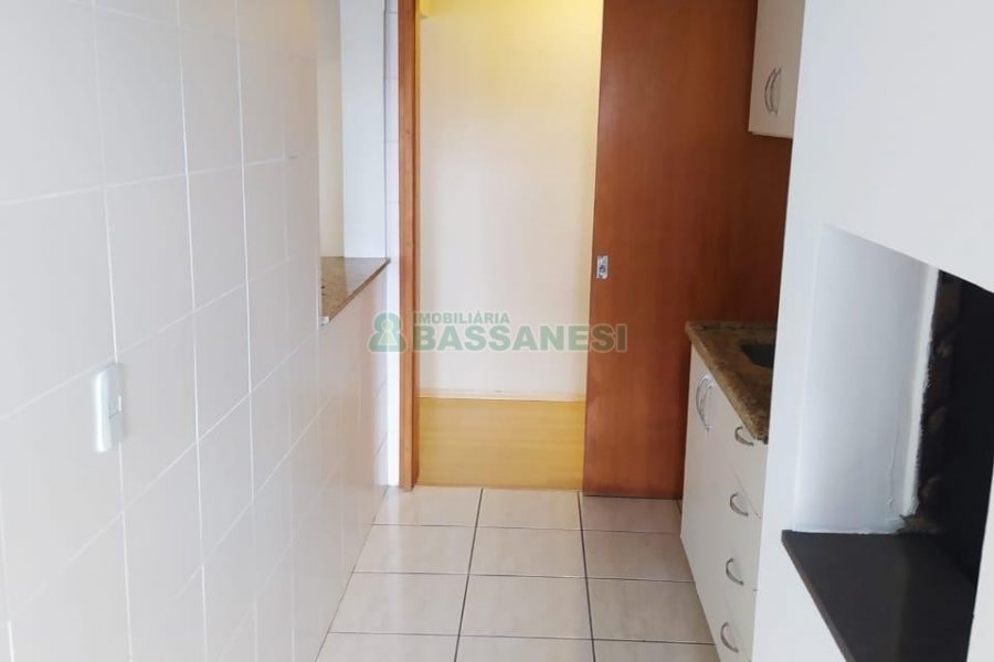 Apartamento com 72m², 2 dormitórios, 1 vaga, no bairro Lourdes em Caxias do Sul para Alugar