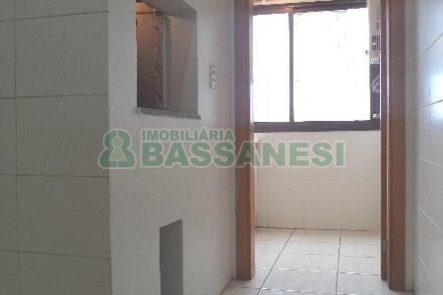 Apartamento com 72m², 2 dormitórios, 1 vaga, no bairro Lourdes em Caxias do Sul para Alugar