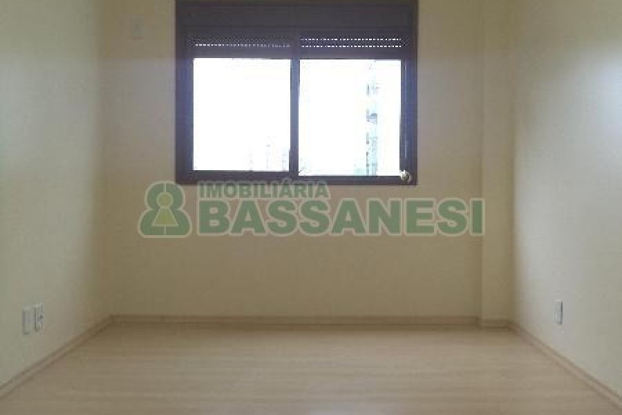 Apartamento com 72m², 2 dormitórios, 1 vaga, no bairro Lourdes em Caxias do Sul para Alugar