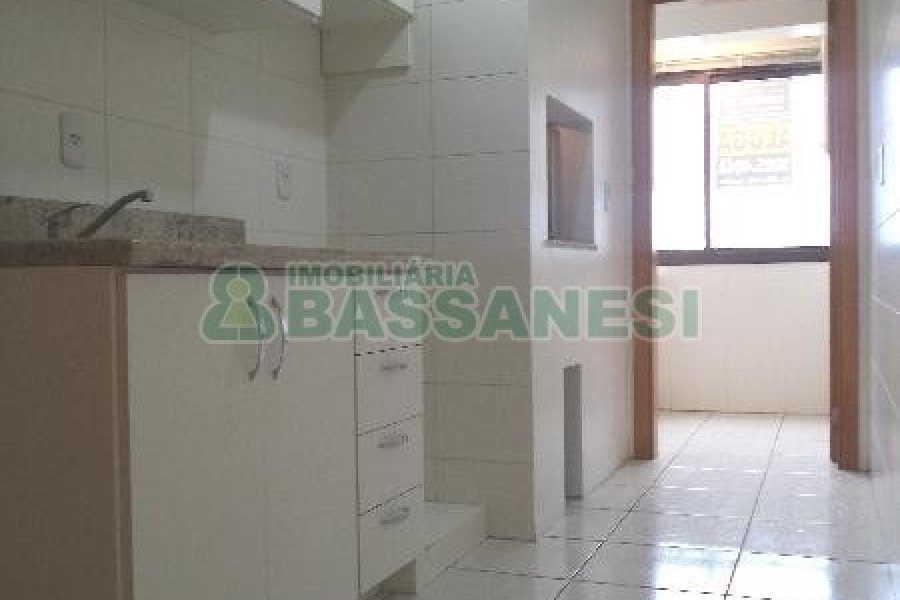 Apartamento com 72m², 2 dormitórios, 1 vaga, no bairro Lourdes em Caxias do Sul para Alugar