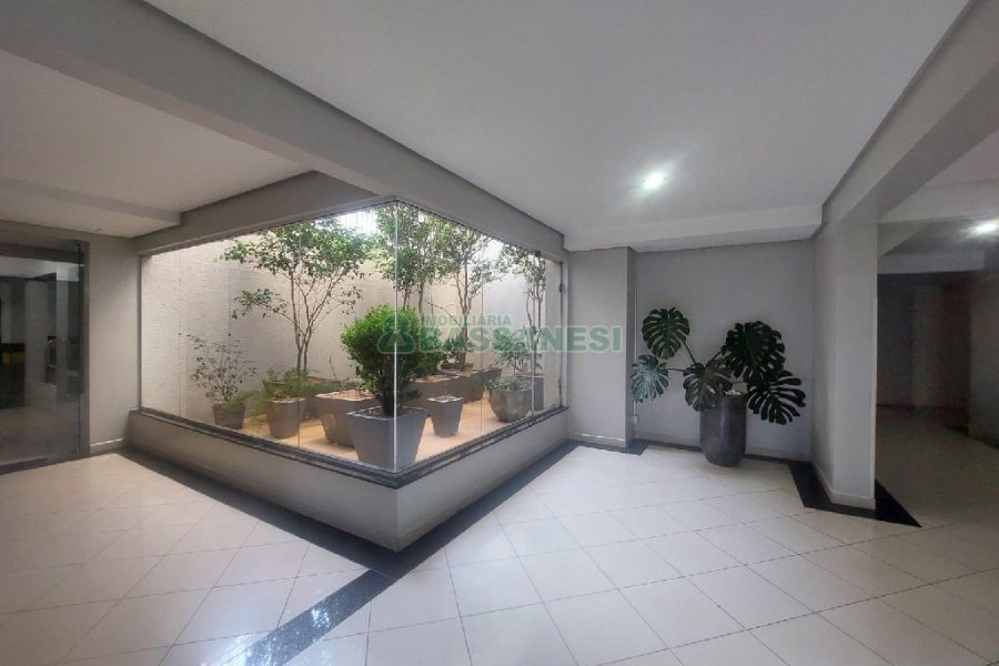 Apto Mobiliado com 58m², 3 dormitórios, 2 vagas, no bairro Lourdes em Caxias do Sul para Alugar