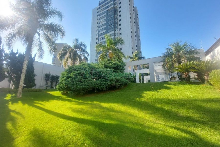 Apto Mobiliado com 58m², 3 dormitórios, 2 vagas, no bairro Lourdes em Caxias do Sul para Alugar