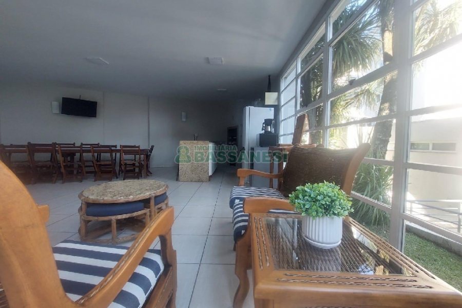 Apto Mobiliado com 58m², 3 dormitórios, 2 vagas, no bairro Lourdes em Caxias do Sul para Alugar