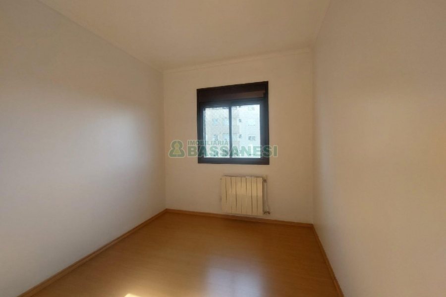 Apto Mobiliado com 58m², 3 dormitórios, 2 vagas, no bairro Lourdes em Caxias do Sul para Alugar