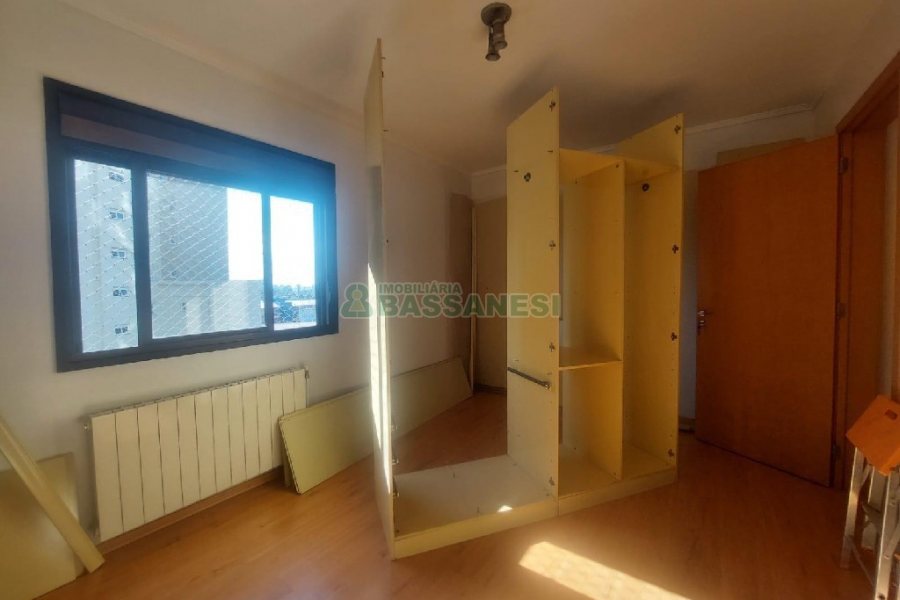 Apto Mobiliado com 58m², 3 dormitórios, 2 vagas, no bairro Lourdes em Caxias do Sul para Alugar