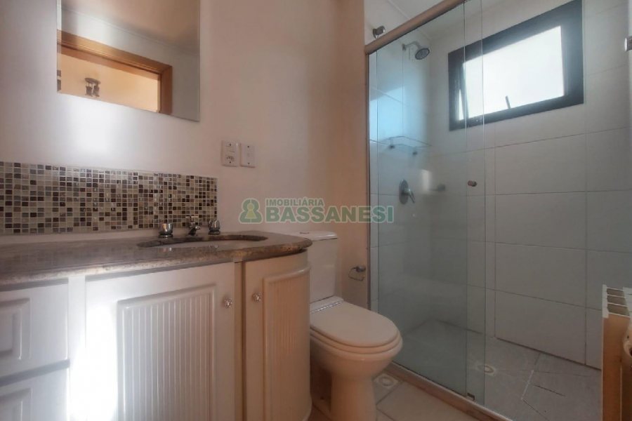 Apto Mobiliado com 58m², 3 dormitórios, 2 vagas, no bairro Lourdes em Caxias do Sul para Alugar