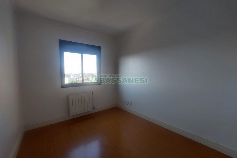 Apto Mobiliado com 58m², 3 dormitórios, 2 vagas, no bairro Lourdes em Caxias do Sul para Alugar