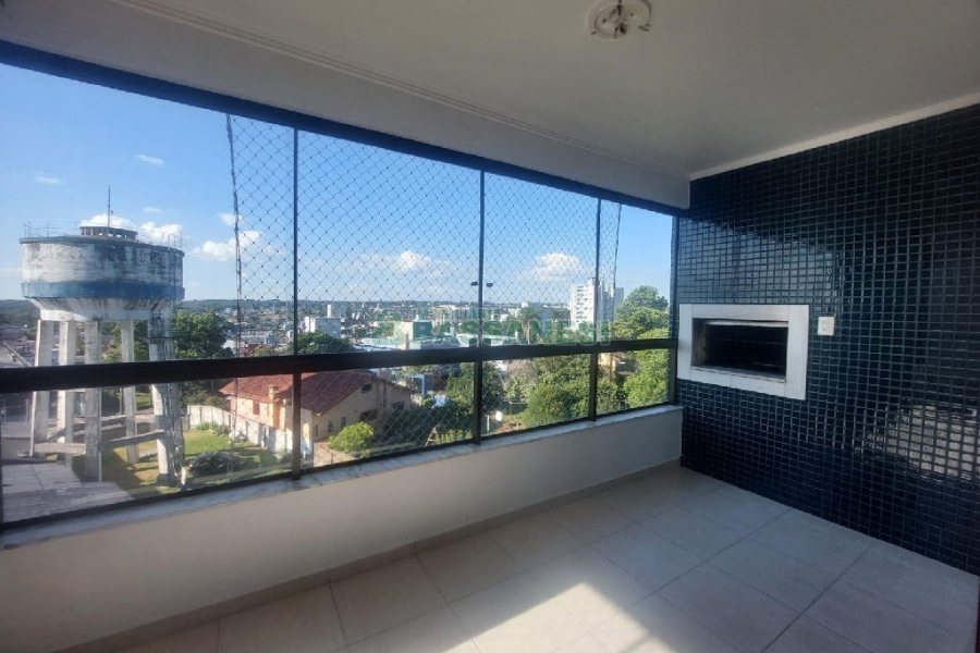 Apto Mobiliado com 58m², 3 dormitórios, 2 vagas, no bairro Lourdes em Caxias do Sul para Alugar