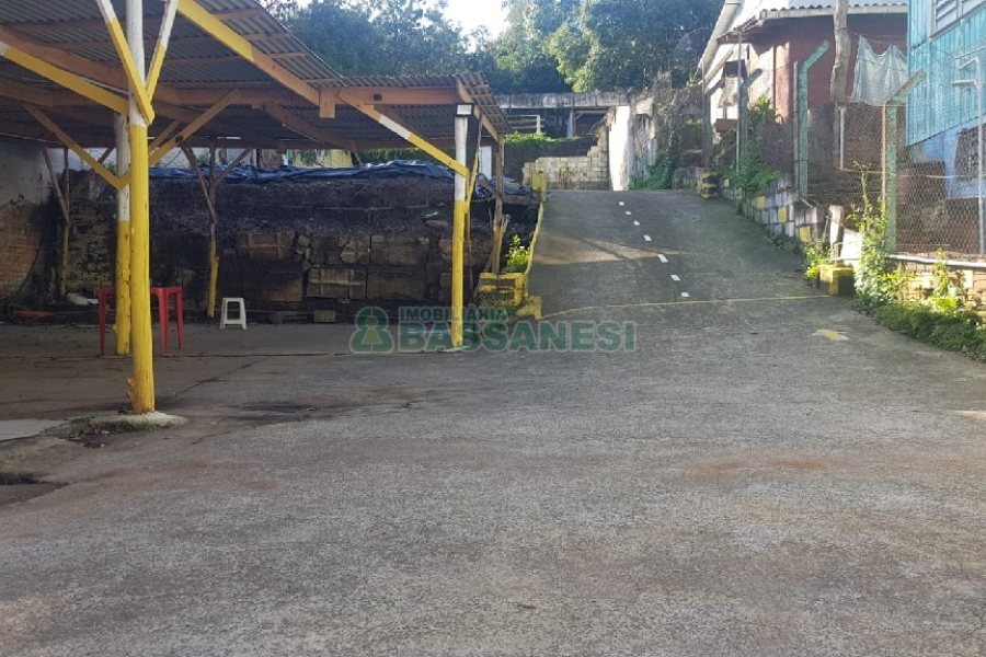 Terreno com 484m², no bairro Centro em Caxias do Sul para Alugar ou Comprar