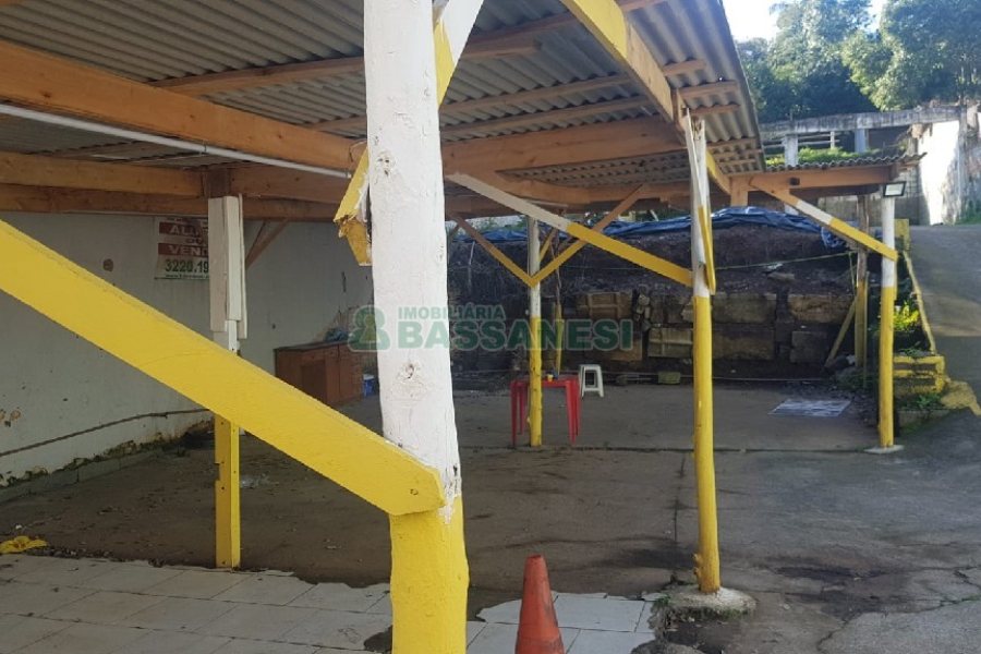 Terreno com 484m², no bairro Centro em Caxias do Sul para Alugar ou Comprar