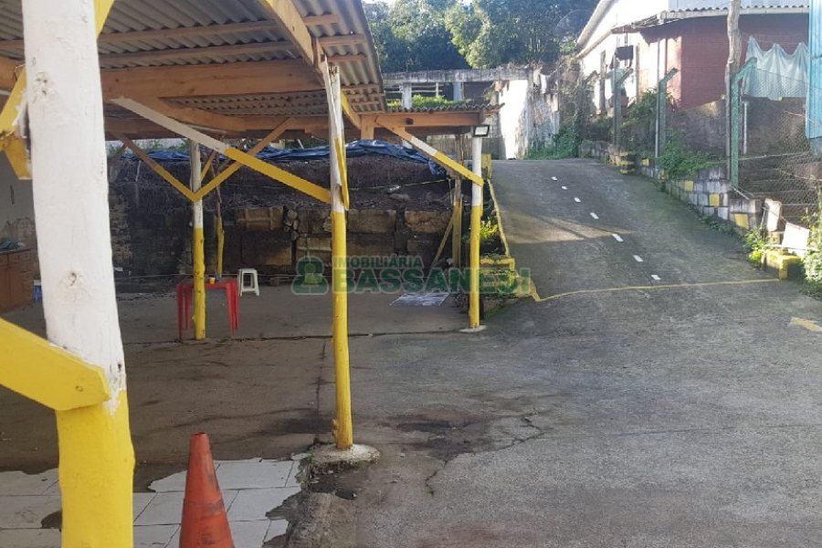 Terreno com 484m², no bairro Centro em Caxias do Sul para Alugar ou Comprar