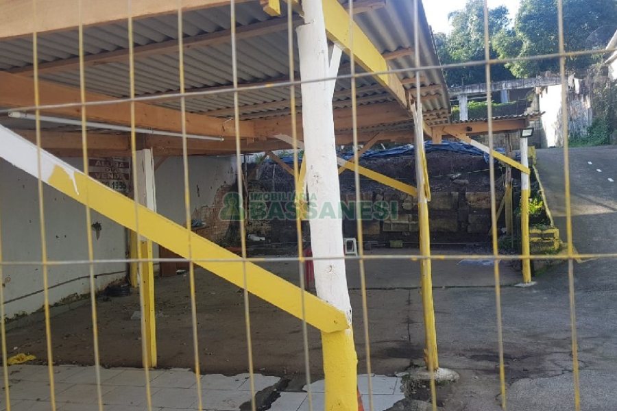 Terreno com 484m², no bairro Centro em Caxias do Sul para Alugar ou Comprar