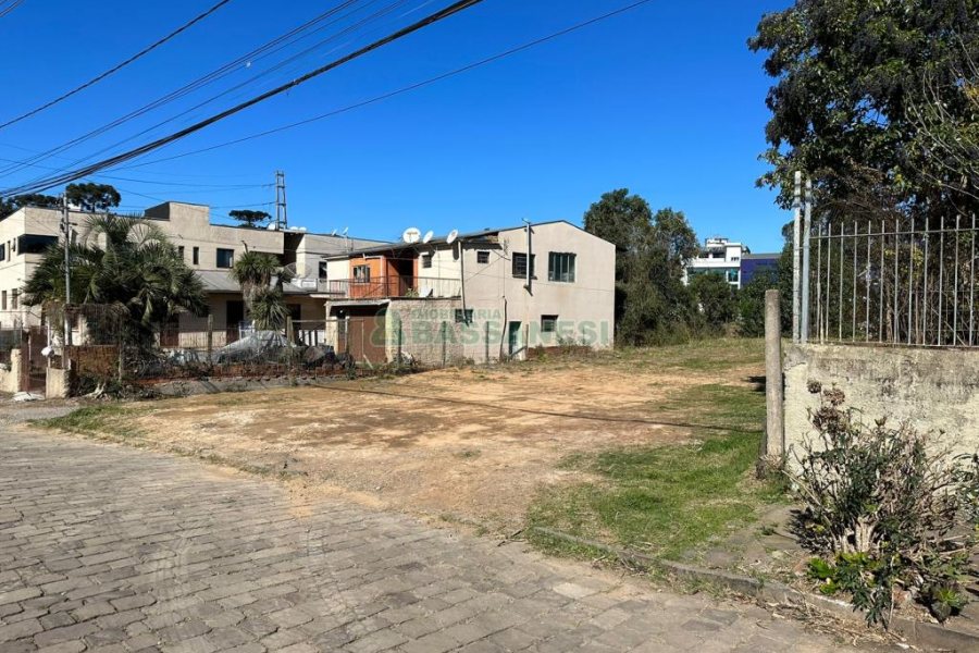 Terreno com 348m², no bairro De Lazzer em Caxias do Sul para Comprar