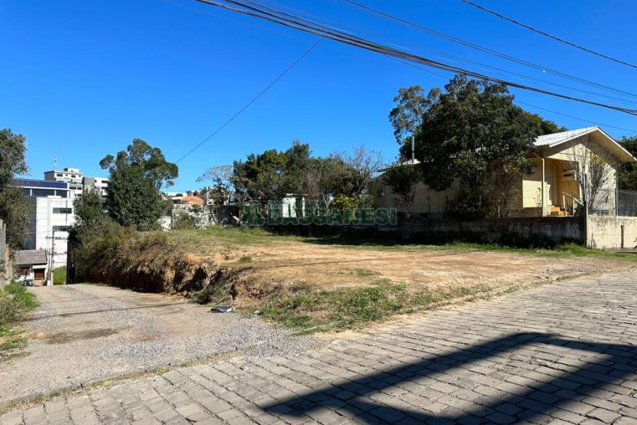 Terreno com 348m², no bairro De Lazzer em Caxias do Sul para Comprar