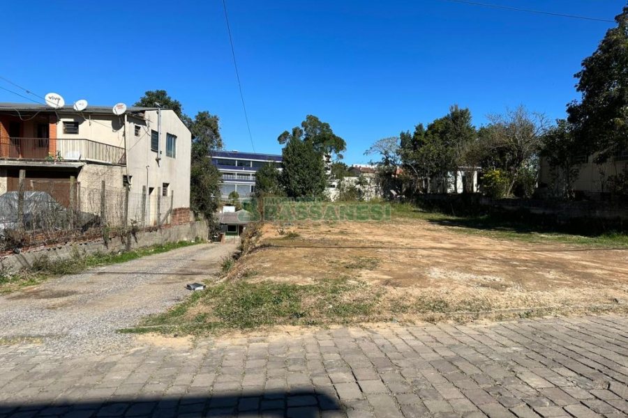 Terreno com 348m², no bairro De Lazzer em Caxias do Sul para Comprar