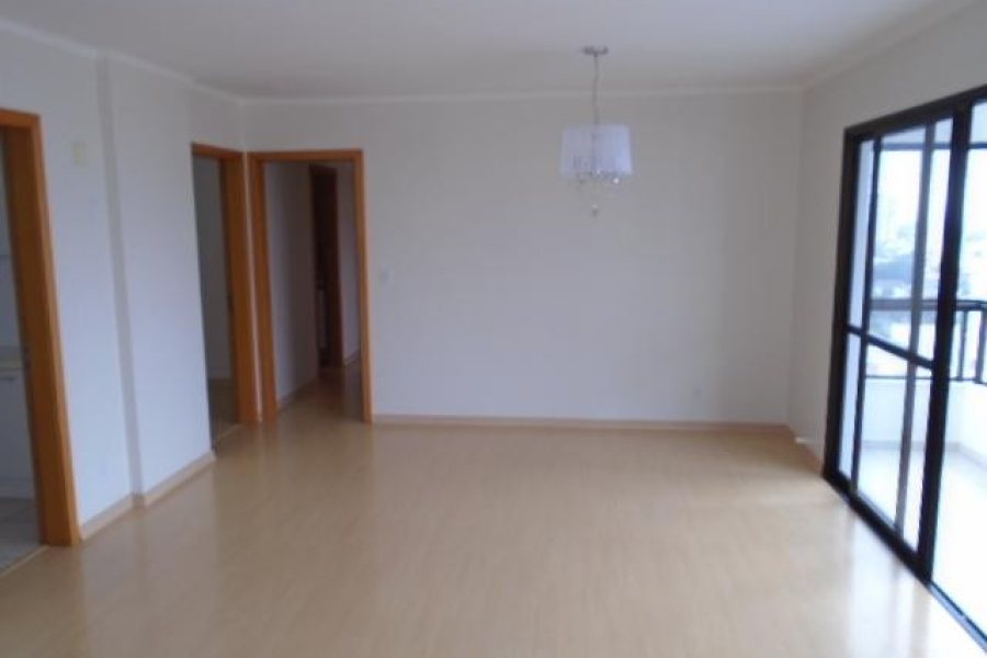 Apartamento com 130m², 3 dormitórios, 2 vagas, no bairro Lourdes em Caxias do Sul para Alugar