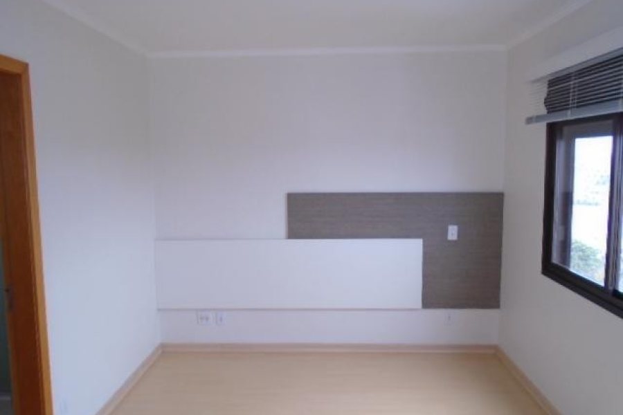 Apartamento com 130m², 3 dormitórios, 2 vagas, no bairro Lourdes em Caxias do Sul para Alugar