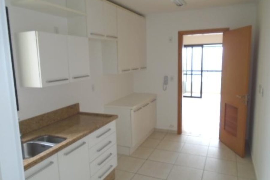 Apartamento com 130m², 3 dormitórios, 2 vagas, no bairro Lourdes em Caxias do Sul para Alugar
