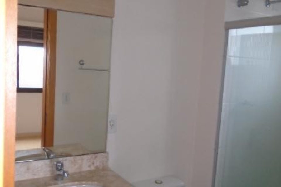 Apartamento com 130m², 3 dormitórios, 2 vagas, no bairro Lourdes em Caxias do Sul para Alugar