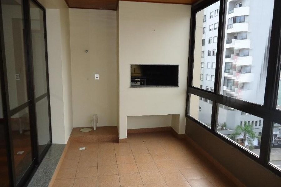 Apartamento com 130m², 3 dormitórios, 2 vagas, no bairro Centro em Caxias do Sul para Alugar