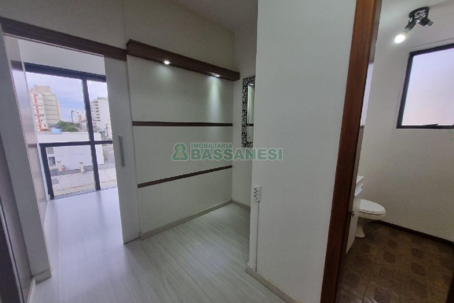 Sala com 60m², 1 vaga, no bairro Centro em Caxias do Sul para Alugar