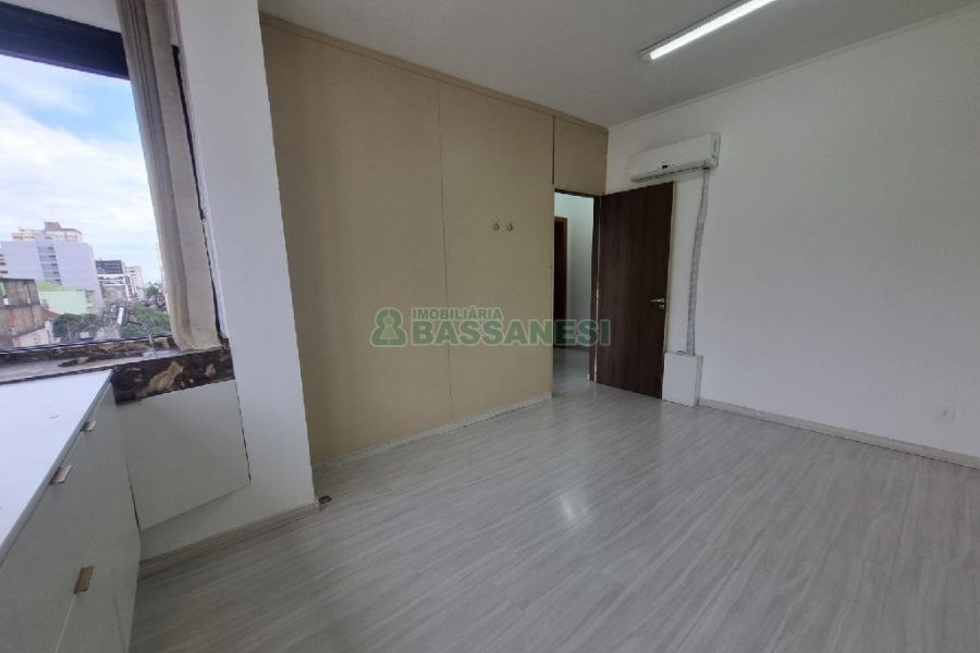 Sala com 60m², 1 vaga, no bairro Centro em Caxias do Sul para Alugar