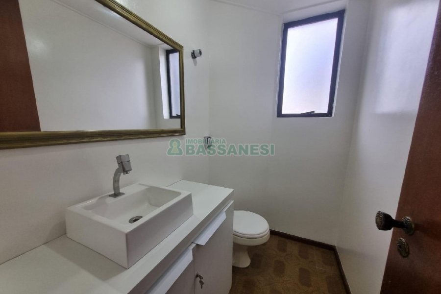 Sala com 60m², 1 vaga, no bairro Centro em Caxias do Sul para Alugar