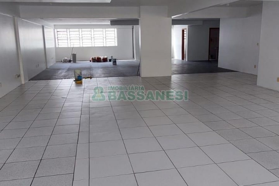Loja com 230m², no bairro Centro em Caxias do Sul para Alugar