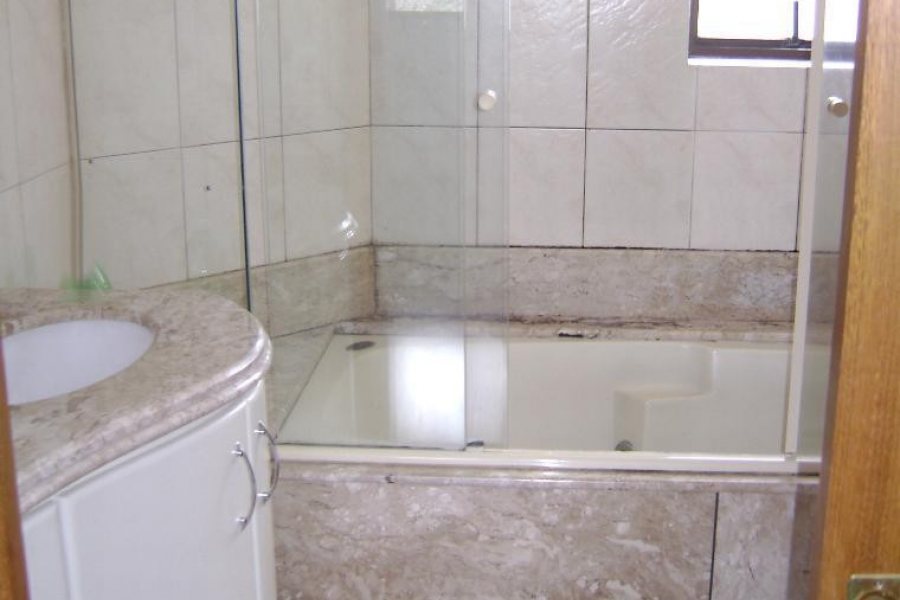 Apartamento com 60m², 3 dormitórios, 1 vaga, no bairro São Pelegrino em Caxias do Sul para Alugar