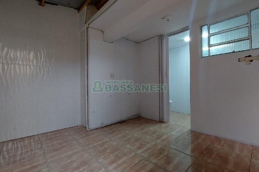 Casa com 50m², 1 dormitório, no bairro Sagrada Família em Caxias do Sul para Alugar