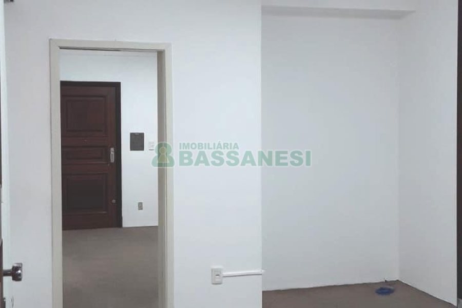 Sala com 41m², no bairro Centro em Caxias do Sul para Alugar