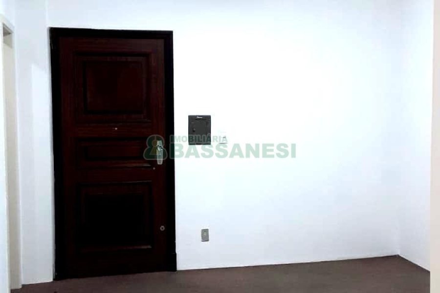 Sala com 41m², no bairro Centro em Caxias do Sul para Alugar