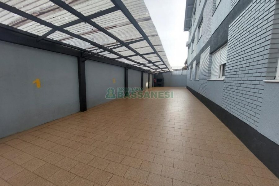 Apto Mobiliado com 90m², 2 dormitórios, 1 vaga, no bairro Sagrada Família em Caxias do Sul para Alugar