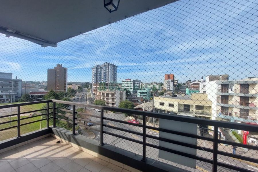 Apto Mobiliado com 90m², 2 dormitórios, 1 vaga, no bairro Sagrada Família em Caxias do Sul para Alugar