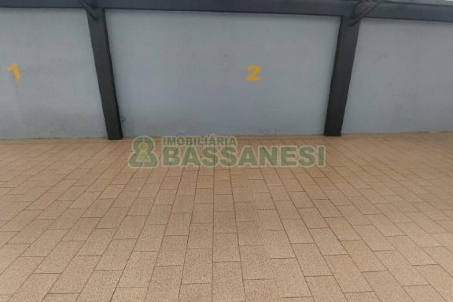 Apto Mobiliado com 90m², 2 dormitórios, 1 vaga, no bairro Sagrada Família em Caxias do Sul para Alugar