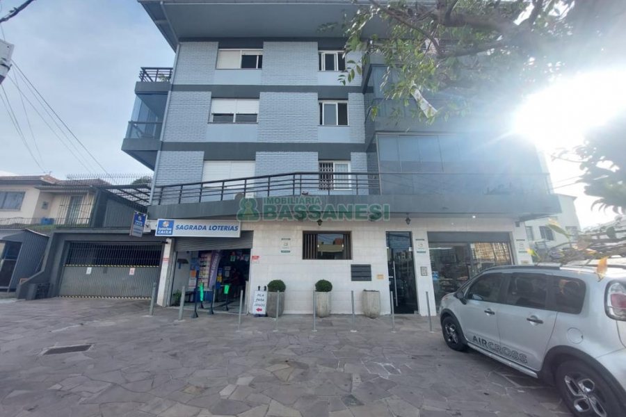 Apto Mobiliado com 90m², 2 dormitórios, 1 vaga, no bairro Sagrada Família em Caxias do Sul para Alugar