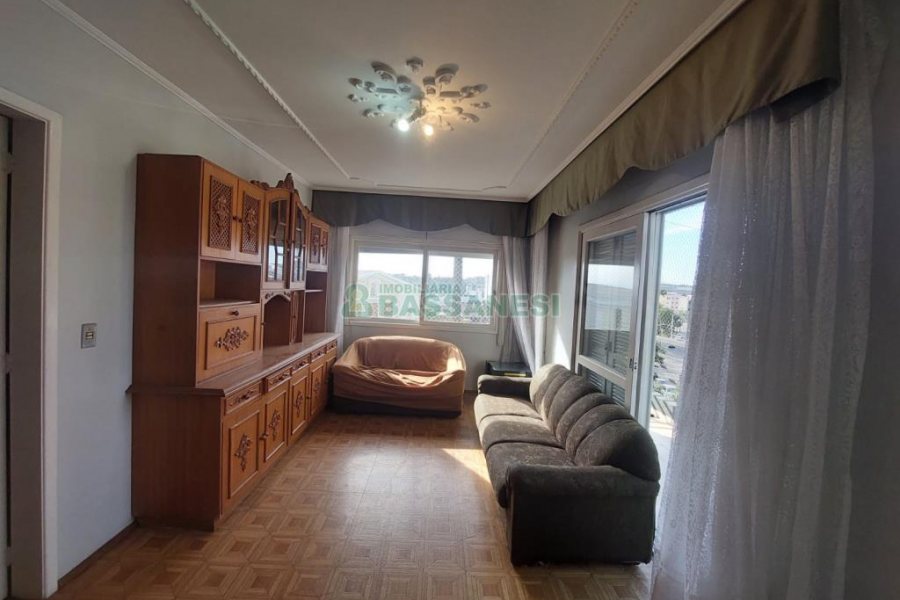 Apto Mobiliado com 90m², 2 dormitórios, 1 vaga, no bairro Sagrada Família em Caxias do Sul para Alugar