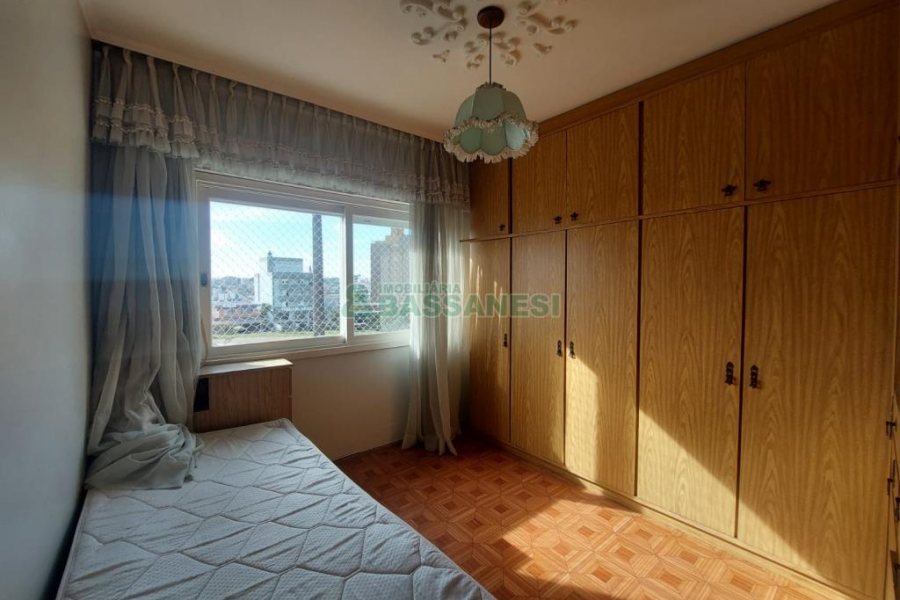 Apto Mobiliado com 90m², 2 dormitórios, 1 vaga, no bairro Sagrada Família em Caxias do Sul para Alugar