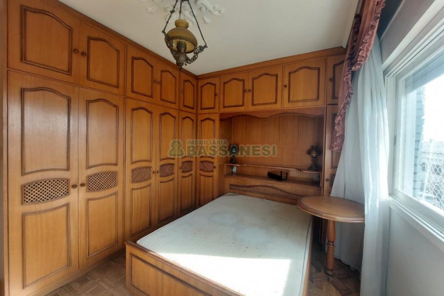 Apto Mobiliado com 90m², 2 dormitórios, 1 vaga, no bairro Sagrada Família em Caxias do Sul para Alugar