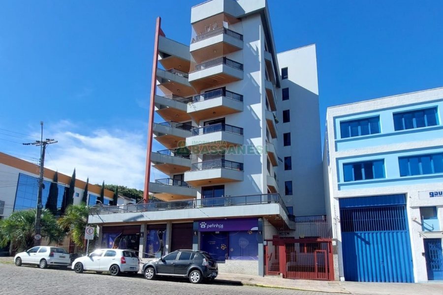 Apto Mobiliado com 50m², 1 dormitório, 1 vaga, no bairro Centro em Caxias do Sul para Alugar