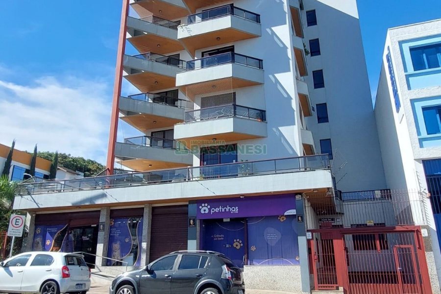 Apto Mobiliado com 50m², 1 dormitório, 1 vaga, no bairro Centro em Caxias do Sul para Alugar
