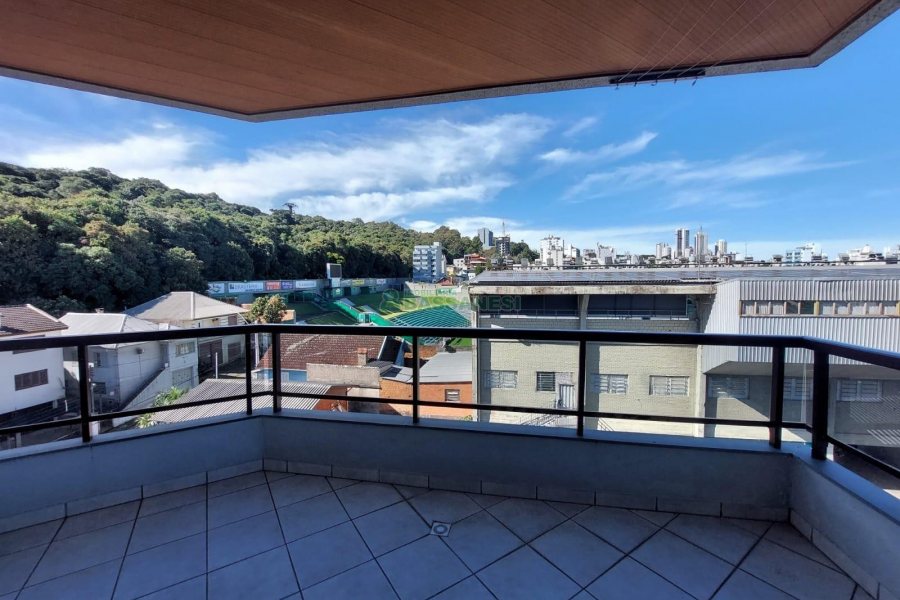 Apto Mobiliado com 50m², 1 dormitório, 1 vaga, no bairro Centro em Caxias do Sul para Alugar