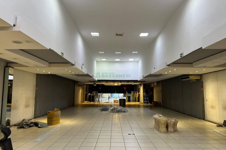 Loja com 650m², no bairro Centro em Caxias do Sul para Alugar