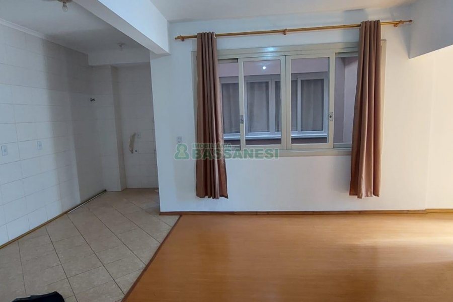 Apartamento com 46m², 1 dormitório, no bairro Centro em Caxias do Sul para Alugar