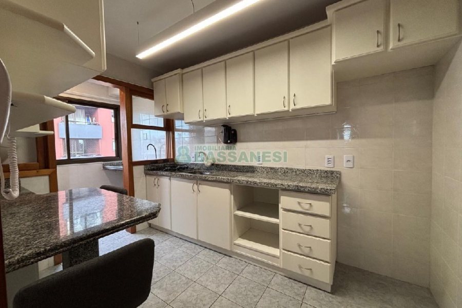 Apartamento com 68m², 2 dormitórios, 1 vaga, no bairro Marechal Floriano em Caxias do Sul para Alugar