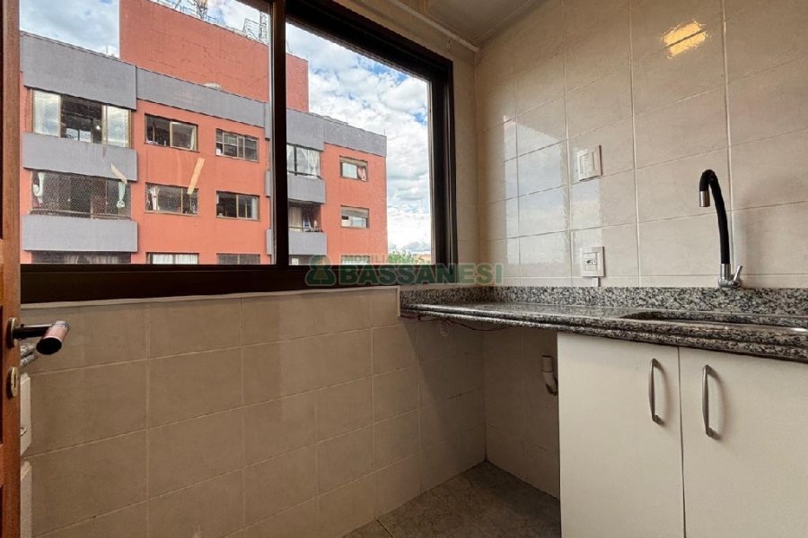 Apartamento com 68m², 2 dormitórios, 1 vaga, no bairro Marechal Floriano em Caxias do Sul para Alugar