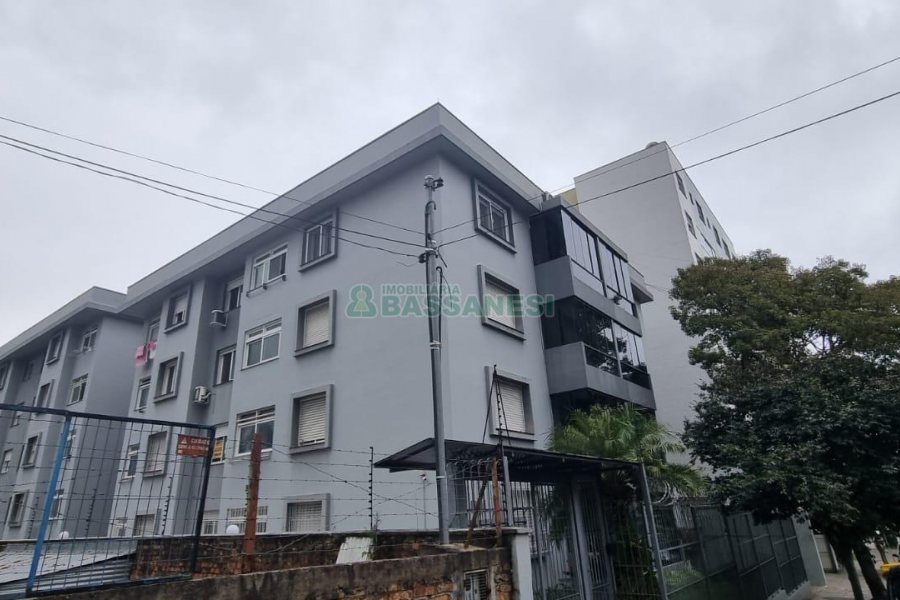 Apartamento com 65m², 2 dormitórios, 1 vaga, no bairro Centro em Caxias do Sul para Comprar