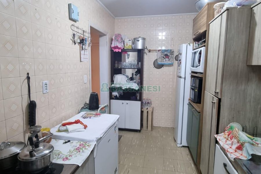 Apartamento com 65m², 2 dormitórios, 1 vaga, no bairro Centro em Caxias do Sul para Comprar
