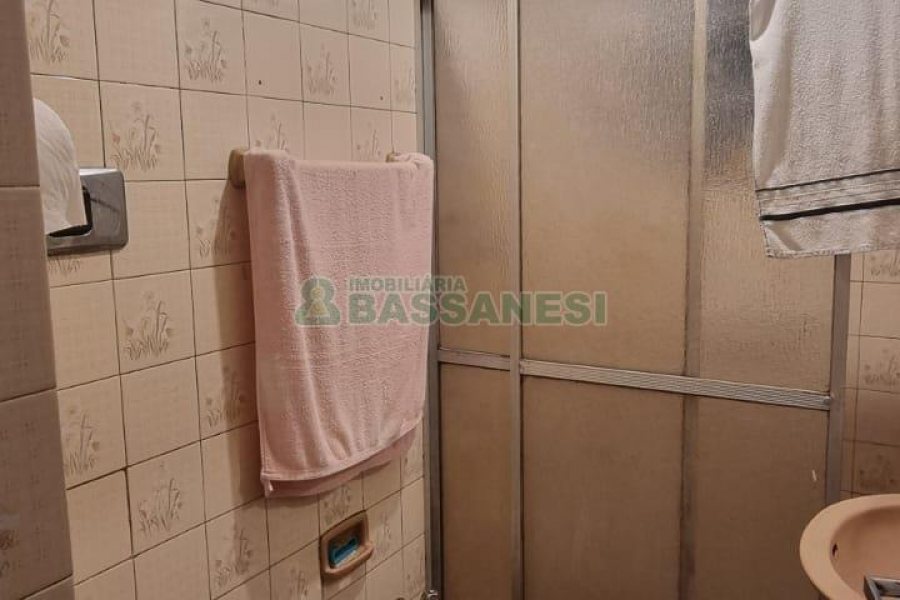 Apartamento com 65m², 2 dormitórios, 1 vaga, no bairro Centro em Caxias do Sul para Comprar